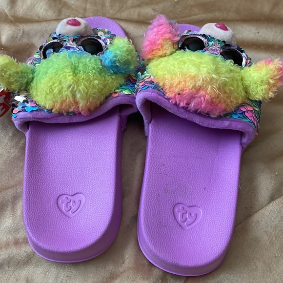 Bean Bag Slippers - Picture 6 of 8